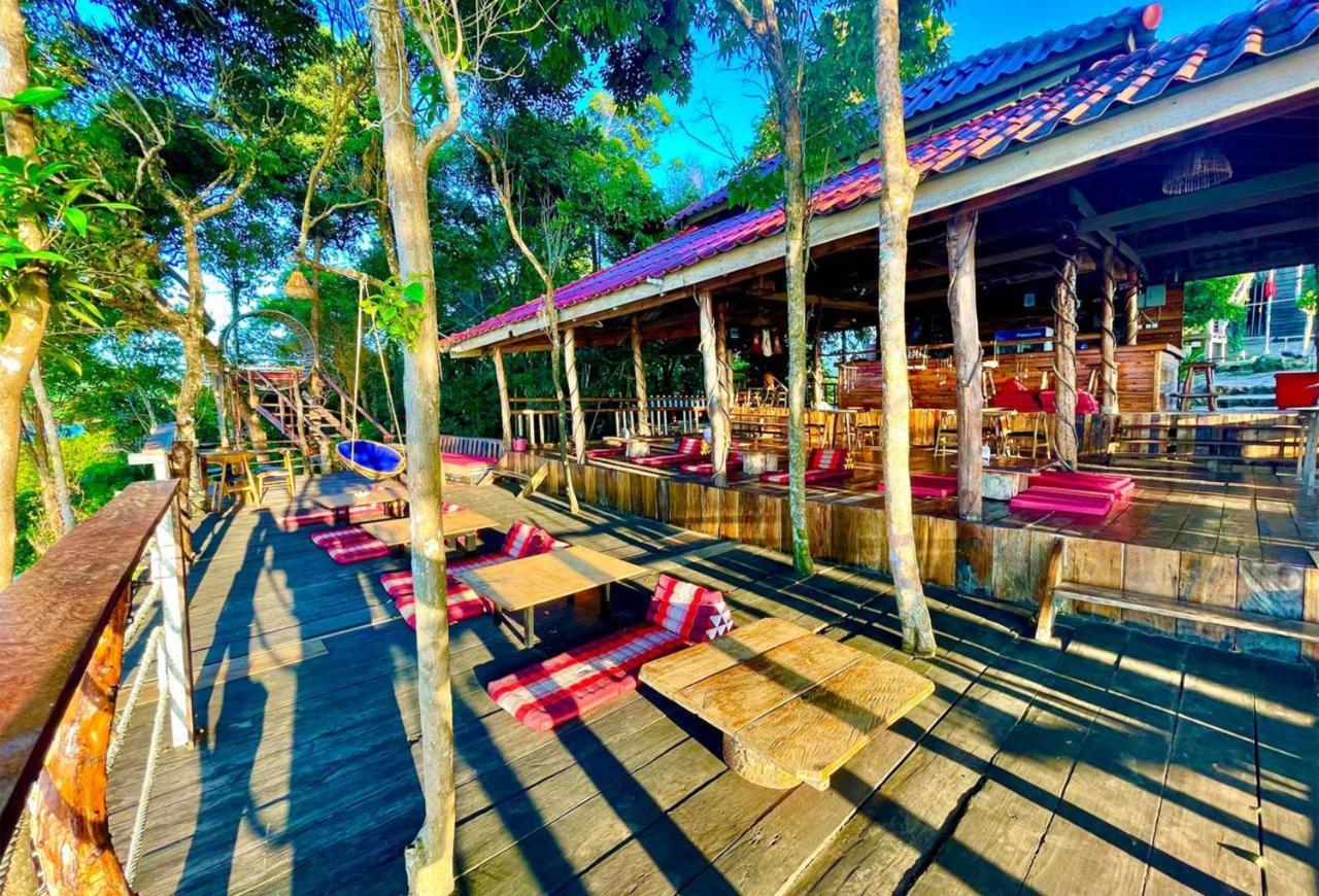 The Cliff Hostel, M'Pay Bay Ронгсанлем Экстерьер фото