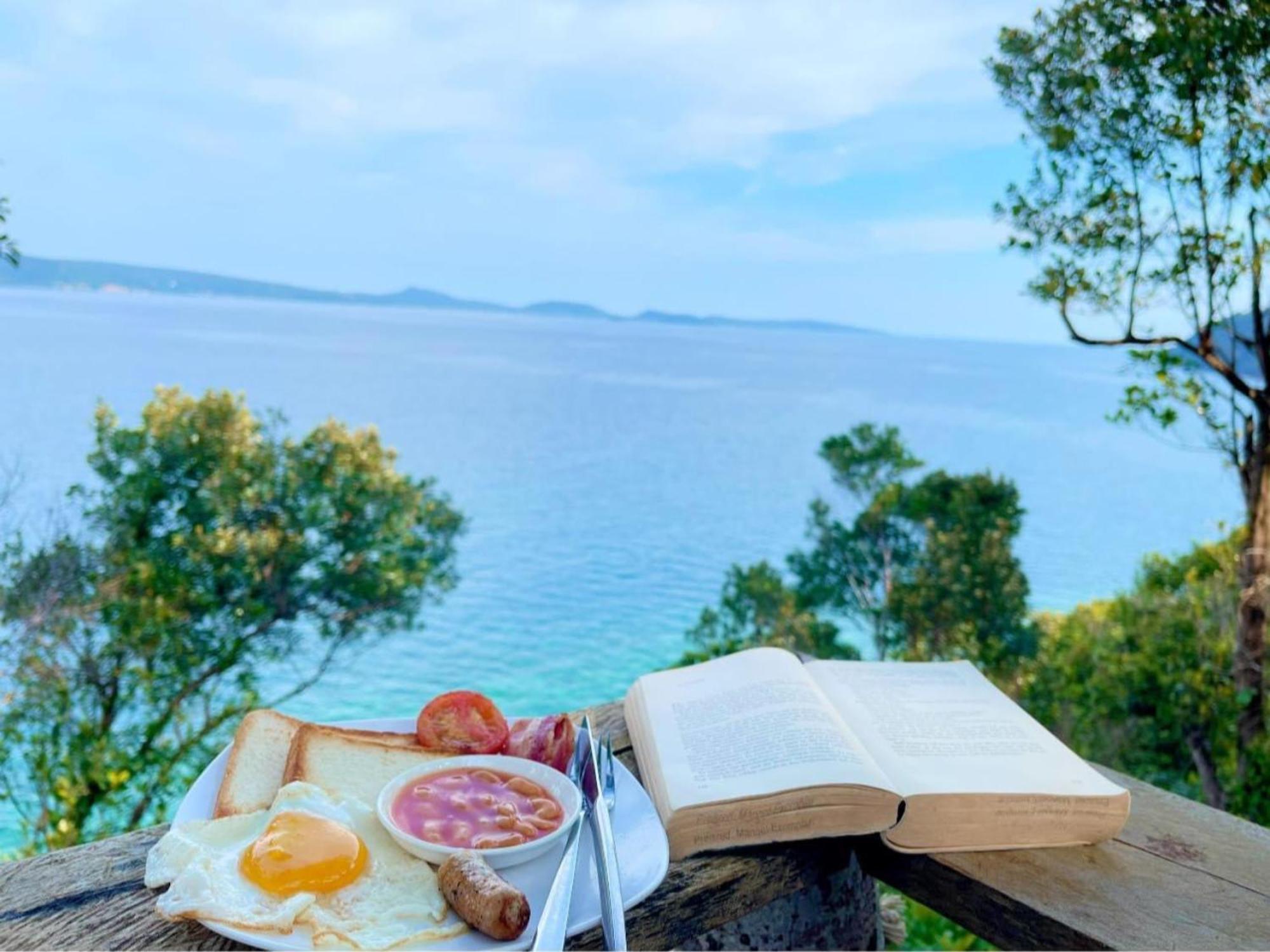 The Cliff Hostel, M'Pay Bay Ронгсанлем Экстерьер фото